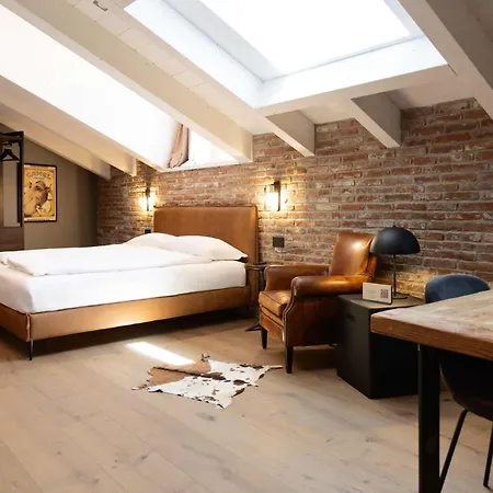 فندق Ar Suites&art
