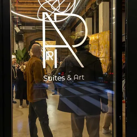 فندق Ar Suites&art